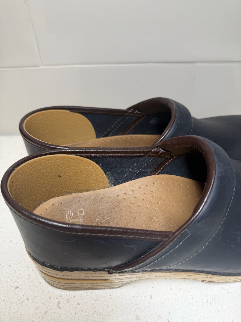 Dansko leather clogs shoes DARK BLUE SIZE 42 11 10.5 nurse - Picture 16 of 16